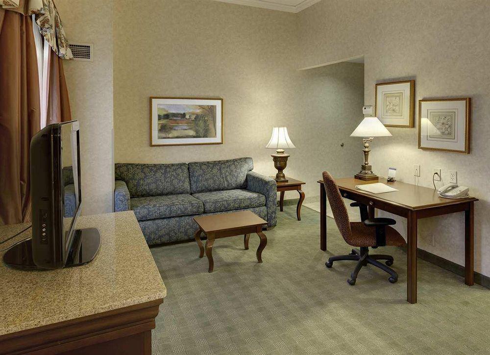 Hampton Inn & Suites Cleveland-Beachwood Habitación foto